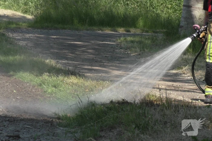 Bermbrand snel onder controle