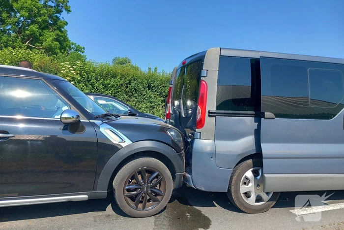 Drie gewonden bij kettingbotsing