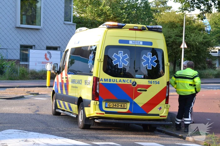 Oudere man in scootmobiel raakt te water