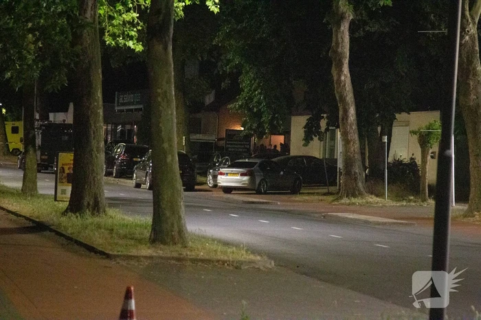 Zwaarbewapend arrestatieteam valt pand binnen