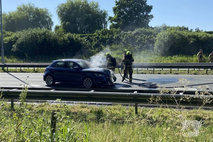 Auto in brand na aanrijding