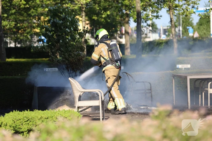 Bloembak gaat in vlammen op