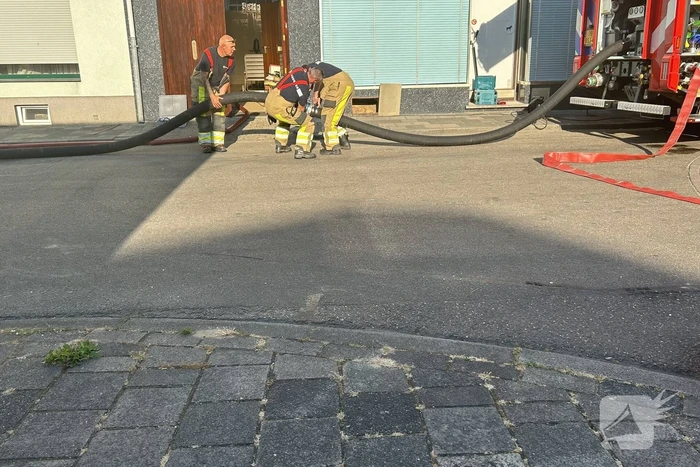 Brandweer pompt kelders leeg na lekkage