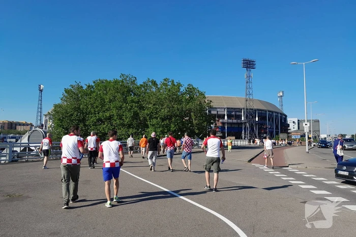Drukte rondom de Kuip vanwege wedstrijd Nederlands elftal