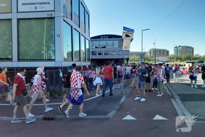 Drukte rondom de Kuip vanwege wedstrijd Nederlands elftal