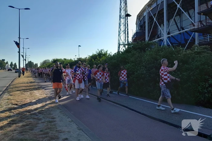 Drukte rondom de Kuip vanwege wedstrijd Nederlands elftal