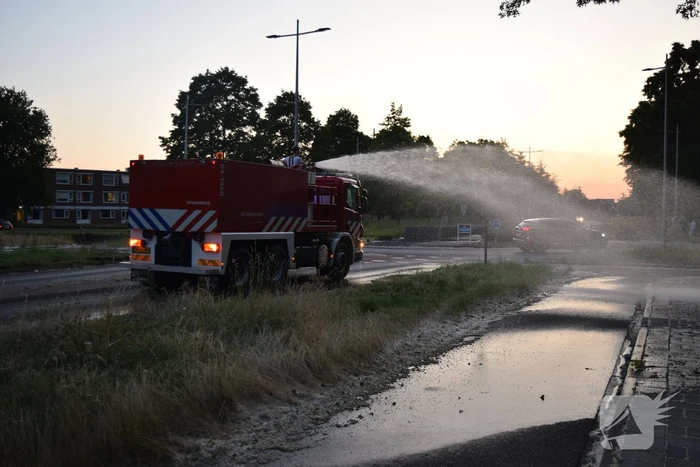Opnieuw buitenbrand recht tegenover brandweerkazerne