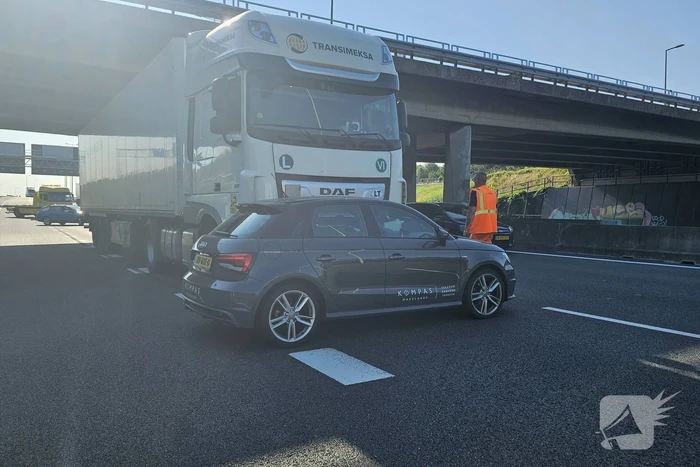 ongeval rijksweg a15 l 48,5 hoogvliet rotterdam