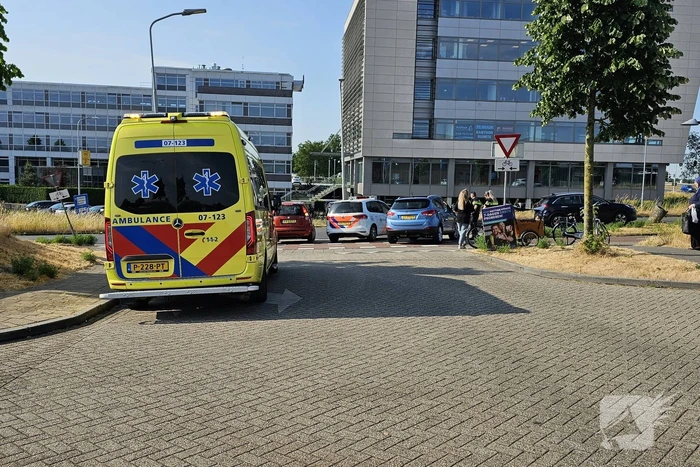 Fietser aangereden door personenauto