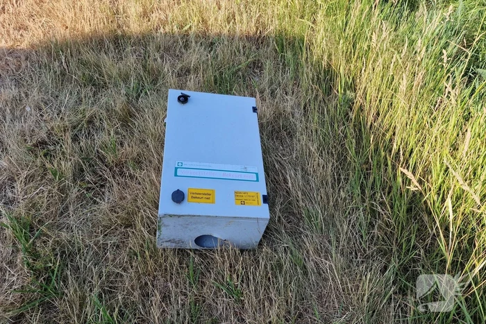 Automobilist eindigt in het water