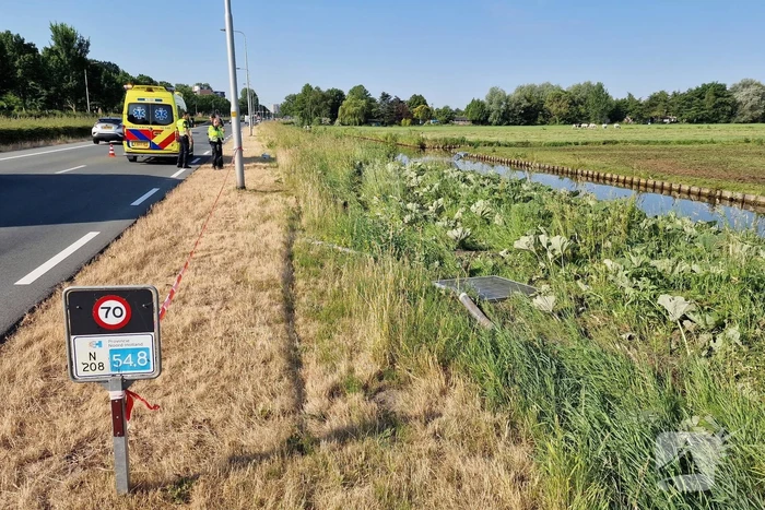 Automobilist eindigt in het water
