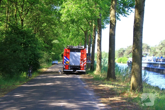 Ree bevrijdt uit waterweg