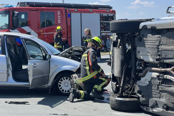 Meerdere voertuigen betrokken bij aanrijding