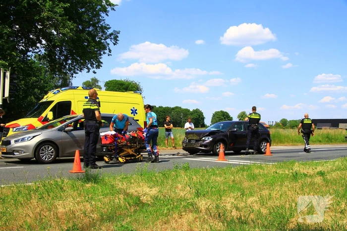 Een gewonde bij kop-staart botsing