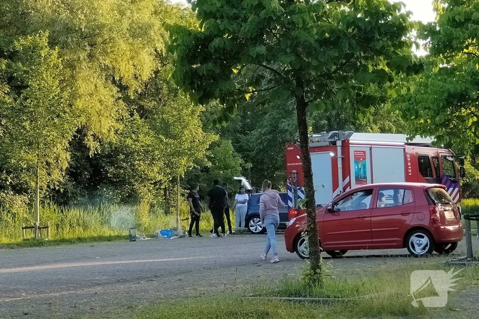 Brandweer treft smeulende BBQ aan na containerbrand