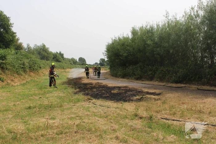 Bermbrand snel onder controle