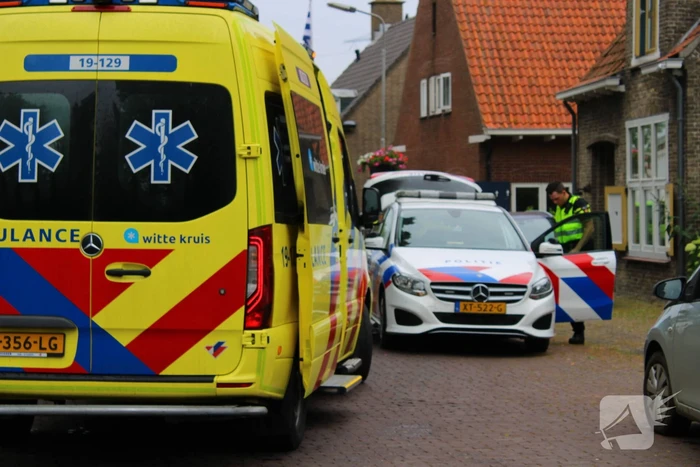 Zwaargewonde aangetroffen in auto na melding steekpartij