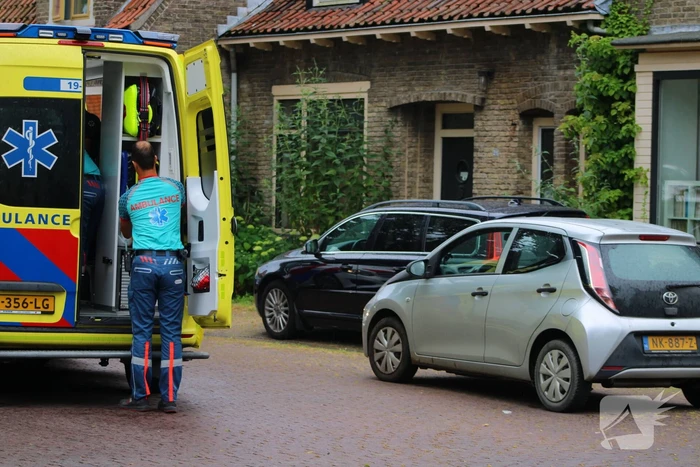 Zwaargewonde aangetroffen in auto na melding steekpartij