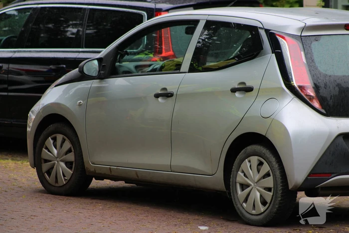 Zwaargewonde aangetroffen in auto na melding steekpartij
