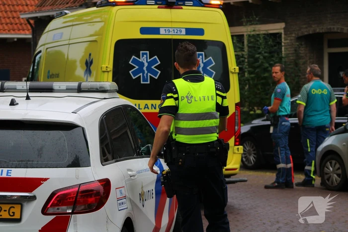 Zwaargewonde aangetroffen in auto na melding steekpartij