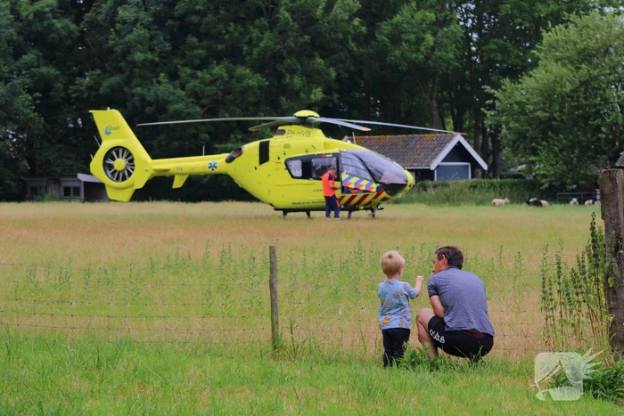 Zwaargewonde aangetroffen in auto na melding steekpartij