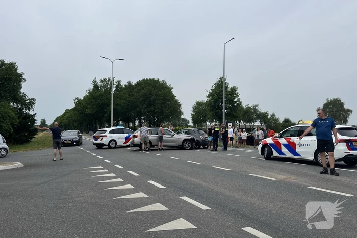 Automobilisten botsen tegen elkaar