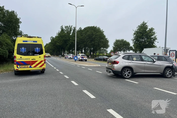 Automobilisten botsen tegen elkaar