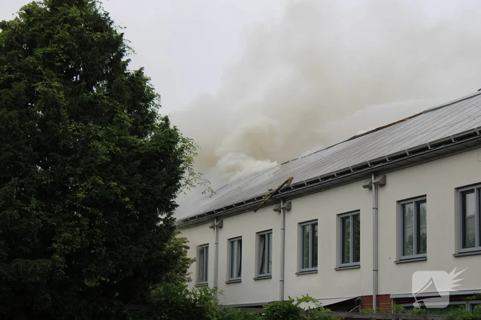 Veel rookontwikkeling bij grote brand in woning
