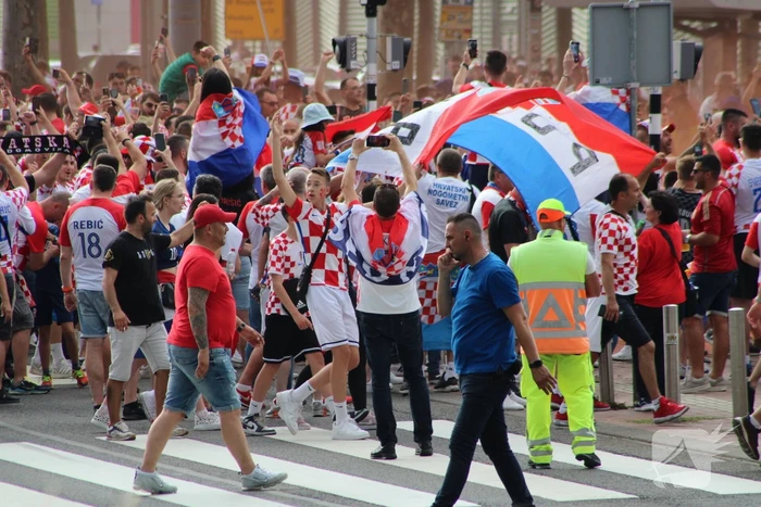 Al vroeg druk rondom de kuip voor nations league finale
