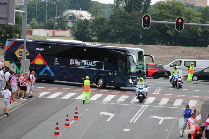 Al vroeg druk rondom de kuip voor nations league finale