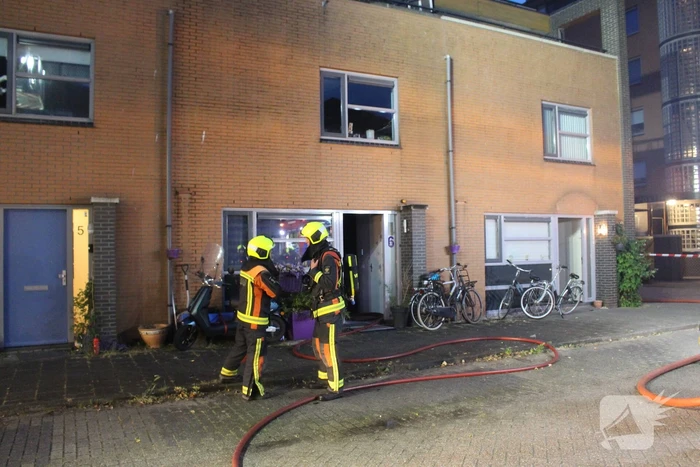 Korte felle brand op dak van woning