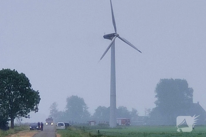 Brand boven in windmolen