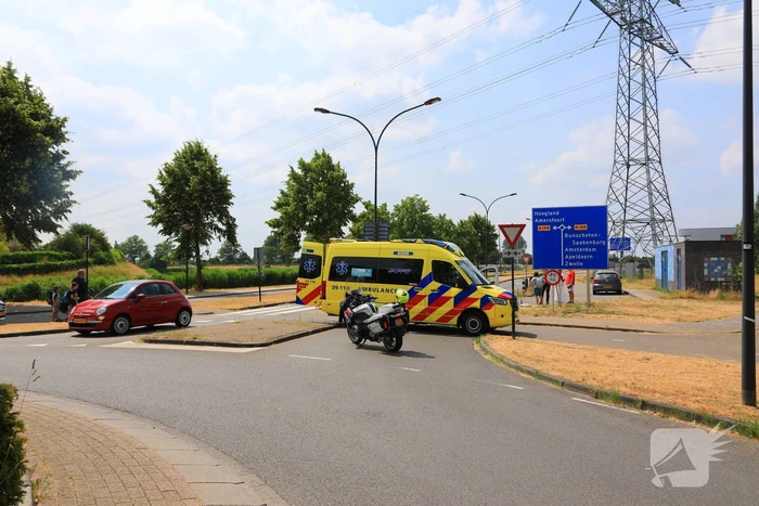 Skateboarder aangereden tijdens oversteken