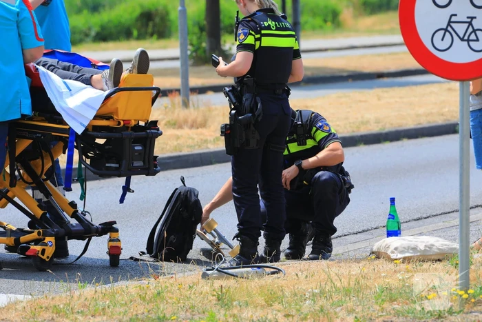 Skateboarder aangereden tijdens oversteken