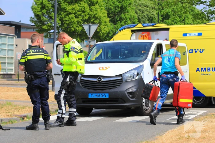 Skateboarder aangereden tijdens oversteken