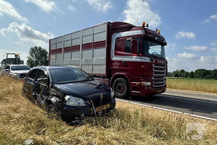 Flinke schade bij aanrijding met vrachtwagen