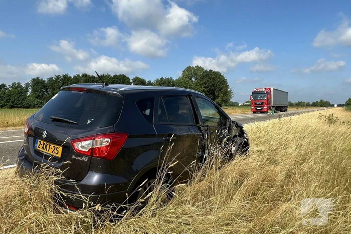 Flinke schade bij aanrijding met vrachtwagen