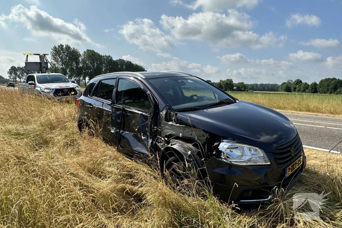 Flinke schade bij aanrijding met vrachtwagen
