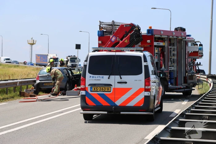 Zeelandbrug afgesloten door ernstig ongeval