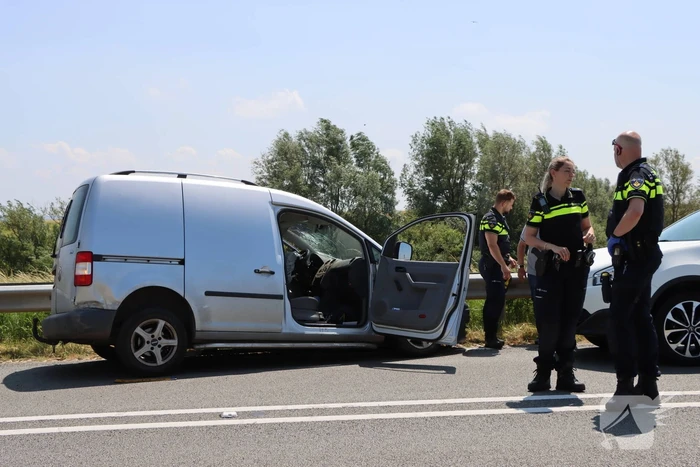 Zeelandbrug afgesloten door ernstig ongeval