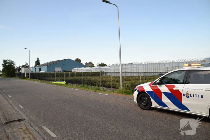 Automobilist raakt van de weg en belandt in sloot