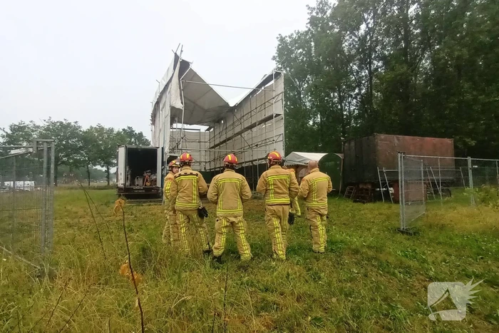 Tenthal voor brabantsedag stort deels in