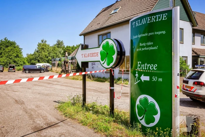 Grote politie-inzet bij coffeeshop 't Klavertje