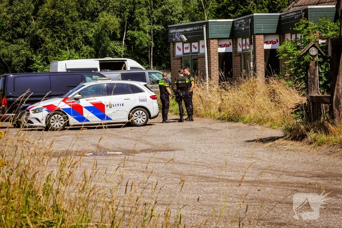 Grote politie-inzet bij coffeeshop 't Klavertje