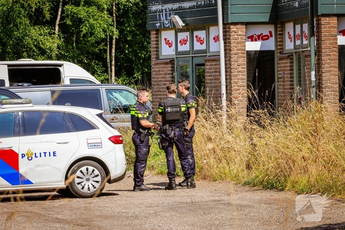 Grote politie-inzet bij coffeeshop 't Klavertje
