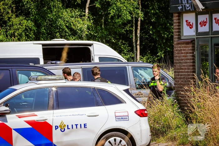 Grote politie-inzet bij coffeeshop 't Klavertje