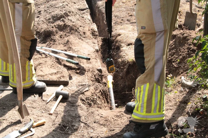 Gaslekkage in voortuin door aanleg stroomkabel