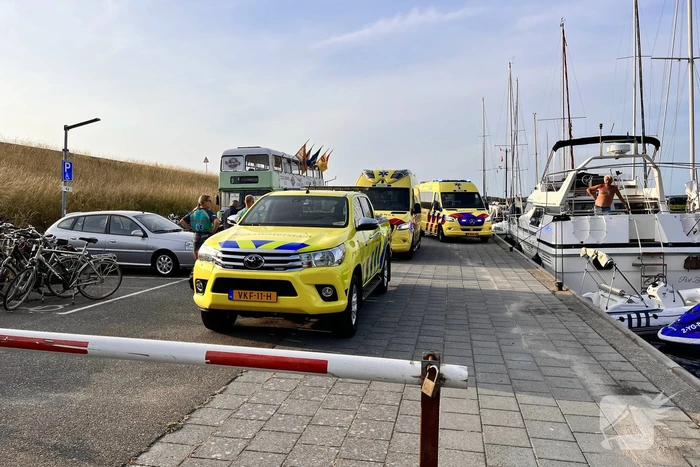 Fietser ernstig gewond bij botsing met paaltje