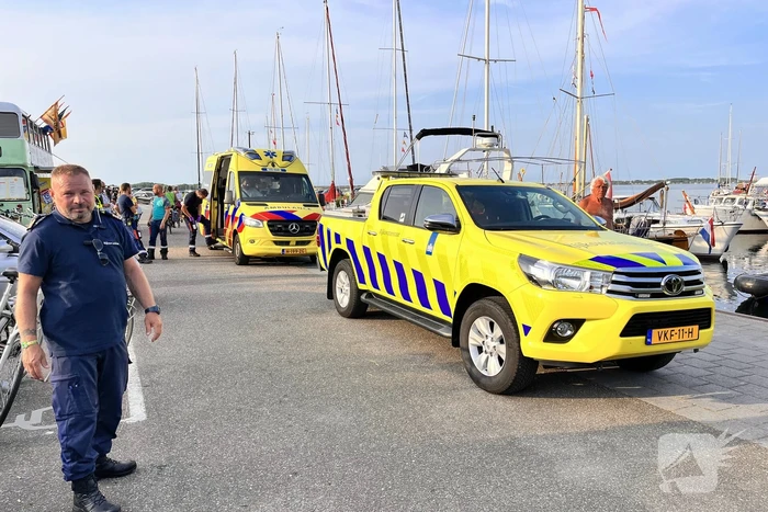 Fietser ernstig gewond bij botsing met paaltje
