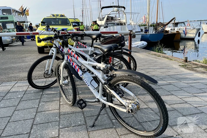 Fietser ernstig gewond bij botsing met paaltje